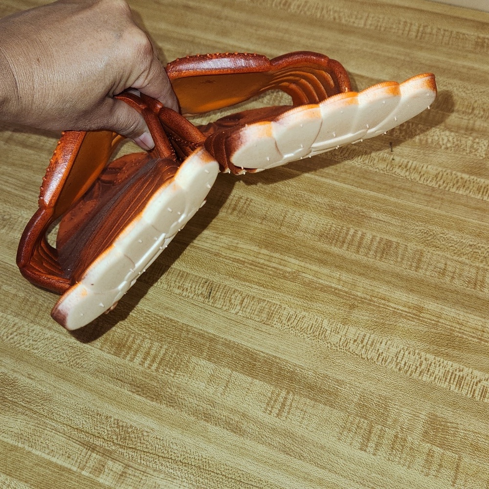 Quirky Lobster Slide Sandals - Picture 4 of 6